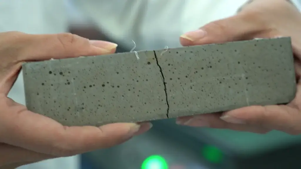 width of concrete cracks